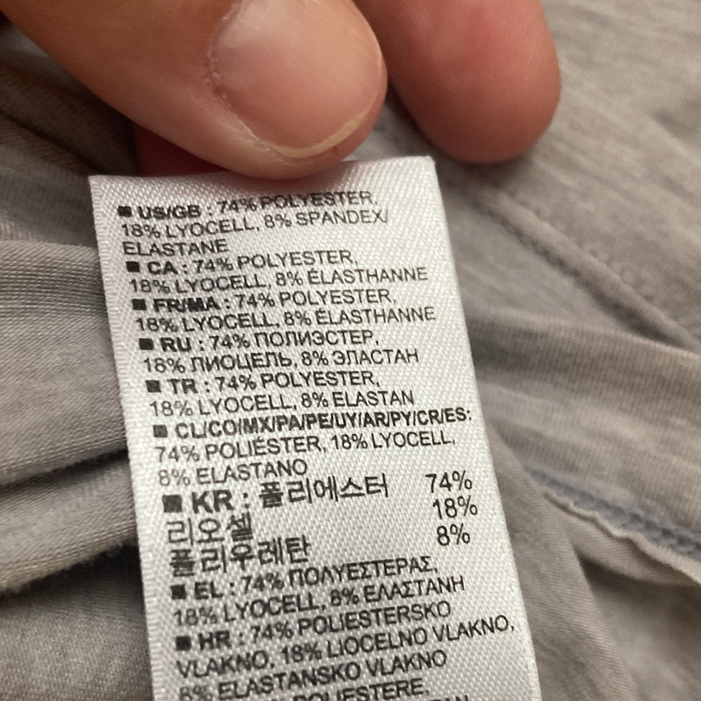 GapFit Breathe Long Sleeve Tee - Picture 7 of 9